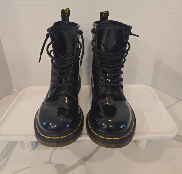 Dr. Martins Womens Black Patent Leather Combat Boots Size 7 - Picture 9 of 9